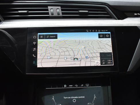 Used 2021 Audi e-tron Premium w/ Convenience Plus Package image 35