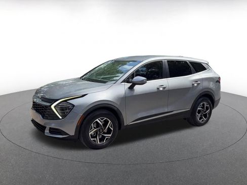 Used 2025 Kia Sportage LX FWD image 8