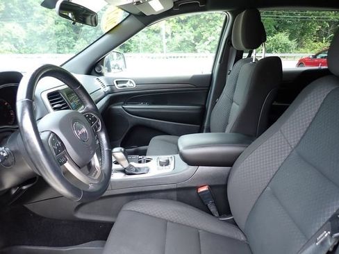 Used 2021 Jeep Grand Cherokee Laredo AWD/4WD image 15