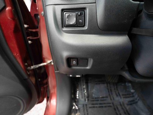 Used 2018 Nissan Versa SV FWD image 11