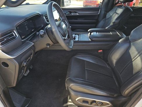 Used 2023 Jeep Wagoneer Series III w/ Preferred Equipment Group image 21