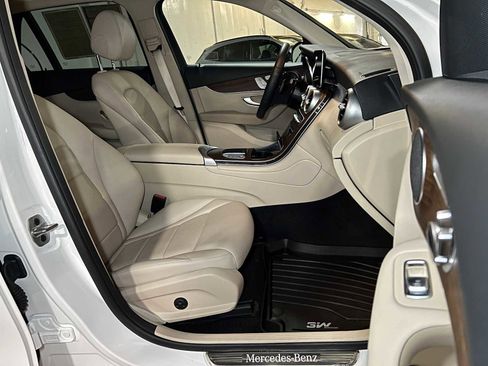 Used 2022 Mercedes-Benz GLC 300 GLC 300 image 12