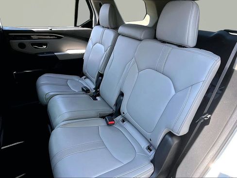 Used 2025 Honda Pilot EX-L image 15