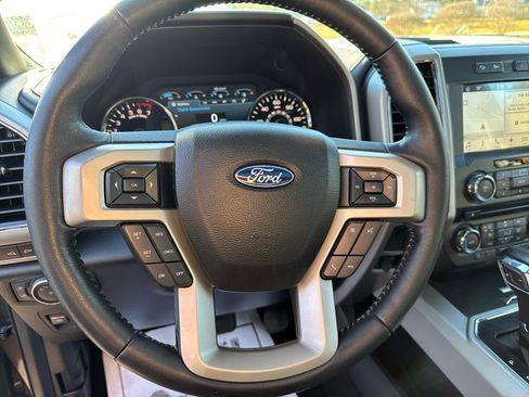 Used 2018 Ford F150 Lariat image 19