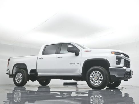 Used 2023 Chevrolet Silverado 2500 LT image 4