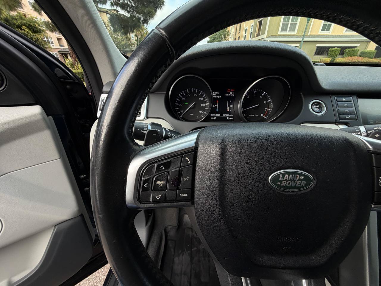 Used 2016 Land Rover Discovery Sport SE AWD/4WD image 55