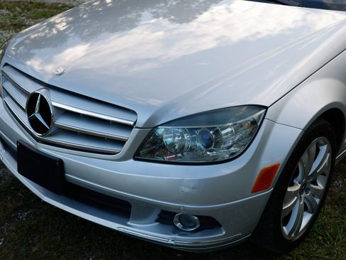 Used 2010 Mercedes-Benz C 300 Sedan image 27