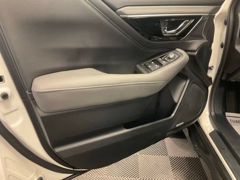 Used 2025 Subaru Outback Onyx Edition AWD/4WD image 13