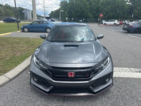 Used 2018 Honda Civic Type R image 2