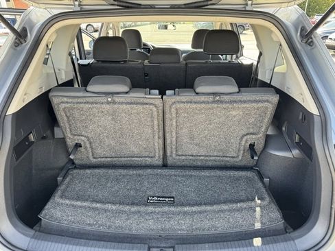Used 2022 Volkswagen Tiguan S image 9