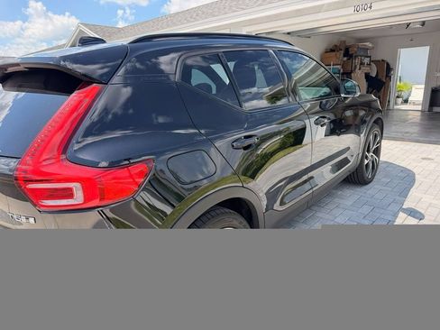 Used 2019 Volvo XC40 T5 R-Design AWD/4WD image 3