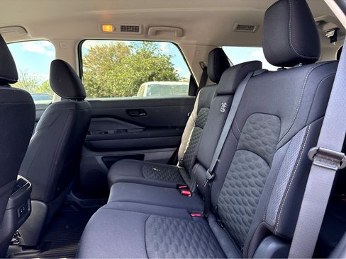 New 2026 Nissan Pathfinder SV image 21