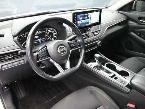 Used 2023 Nissan Altima 2.5 SV w/ SV Premium Package FWD image 22