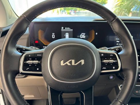 Used 2026 Kia Carnival FWD image 31