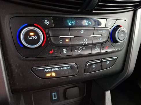 Used 2018 Ford Escape SEL image 16