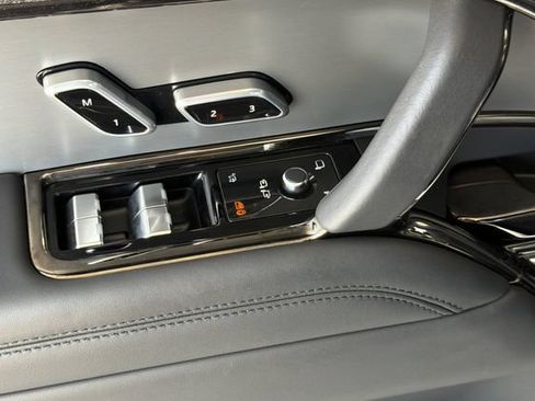 Used 2025 Land Rover Range Rover Sport Dynamic SE AWD/4WD image 12