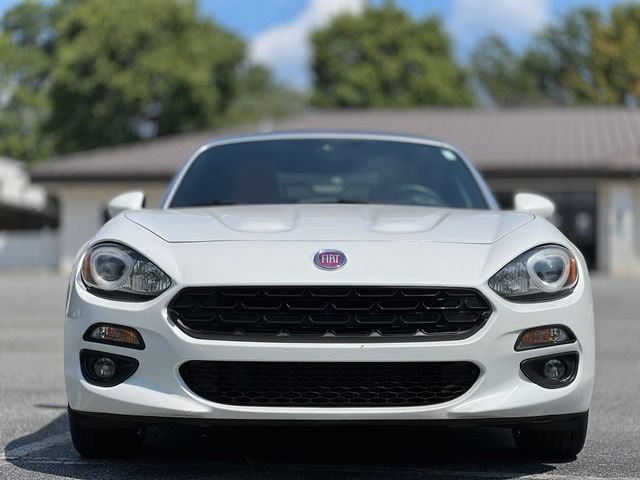 Used 2019 FIAT 124 Spider Lusso w/ Navigation & Sound Group RWD image 2