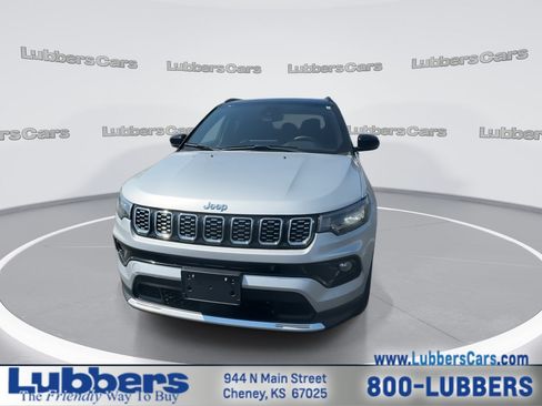 Used 2025 Jeep Compass Limited AWD/4WD image 3