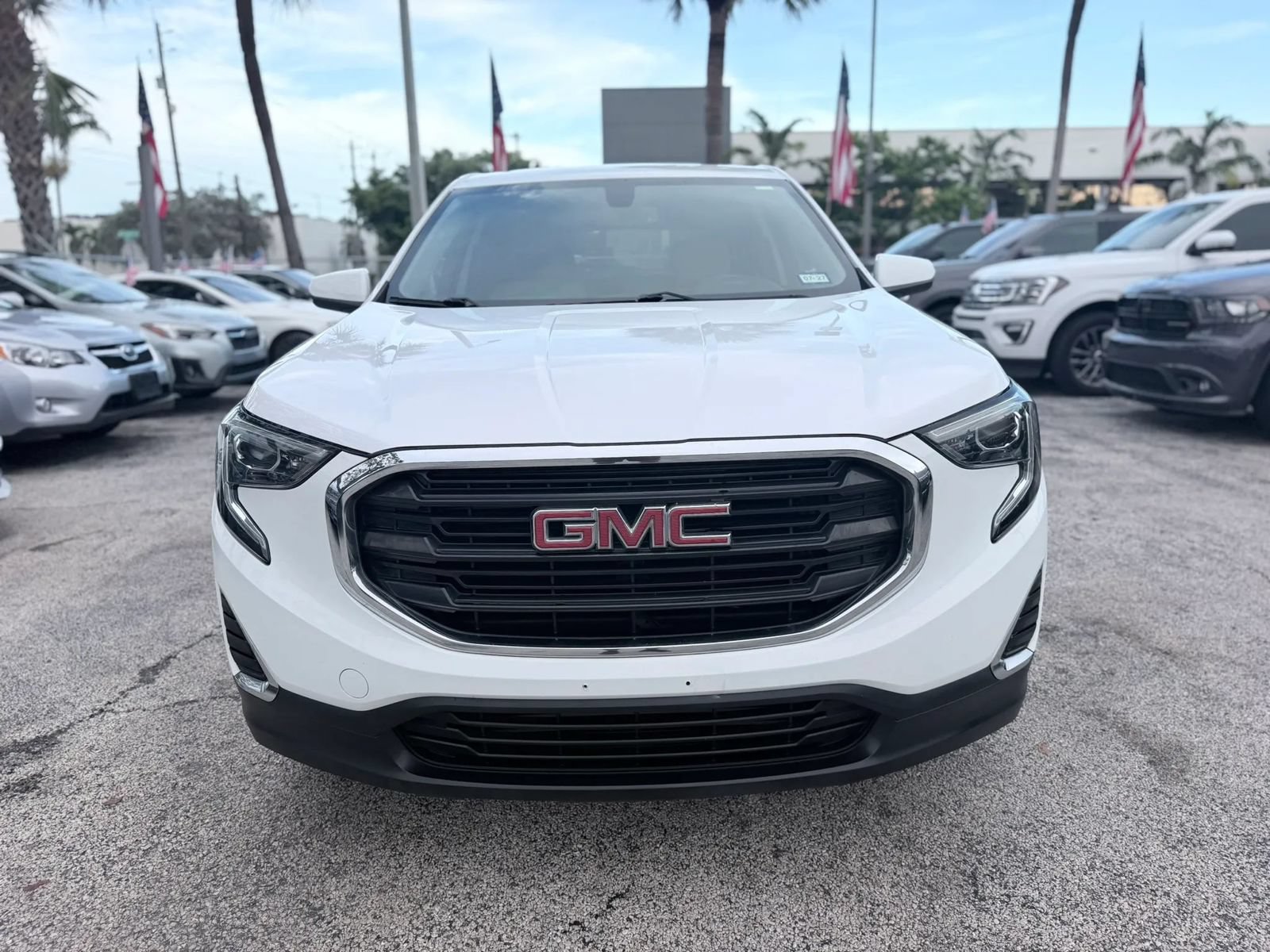 Used 2019 GMC Terrain SLE FWD image 1