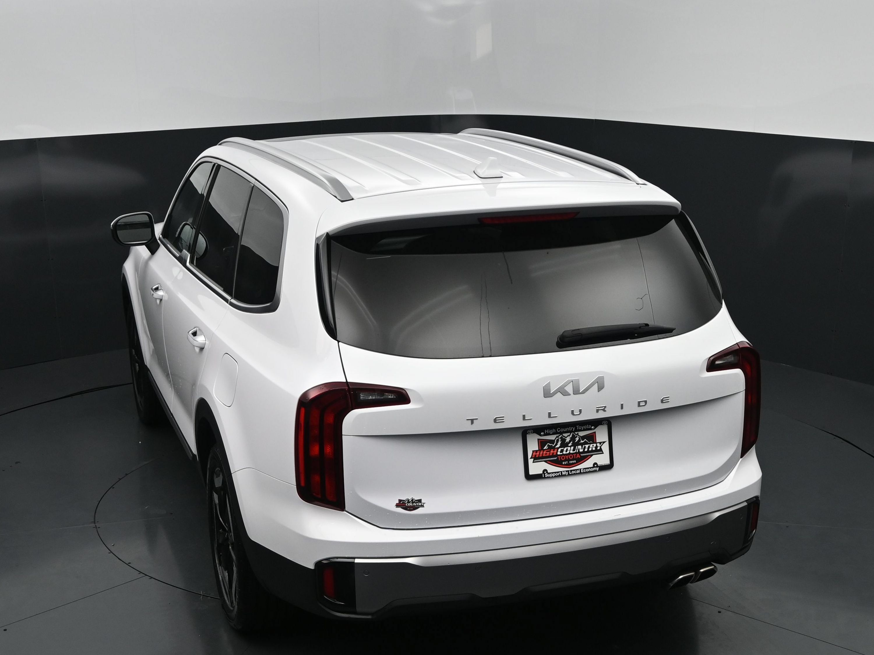 Used 2025 Kia Telluride S FWD image 30