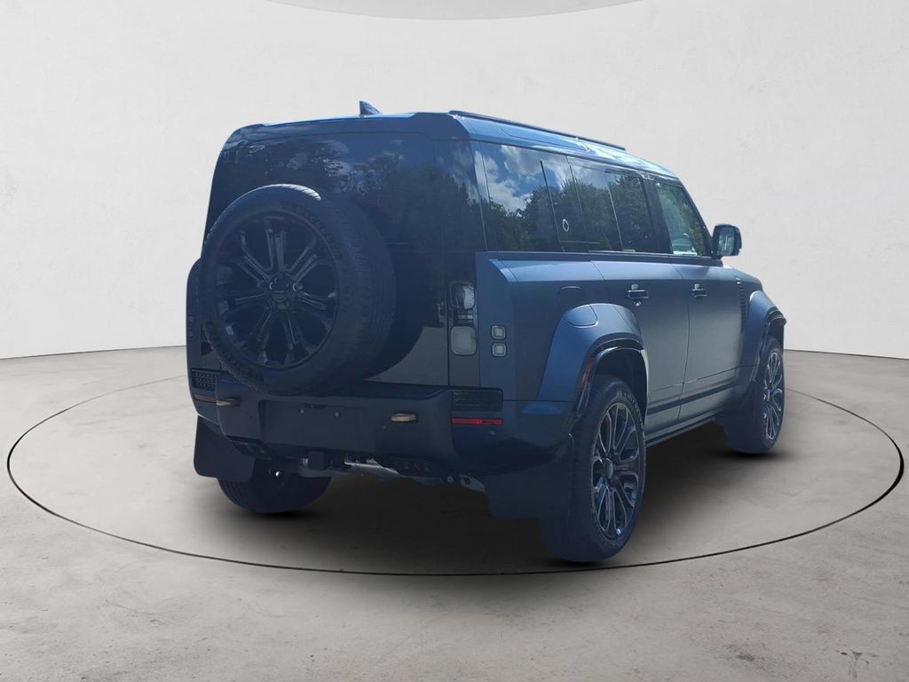 Used 2026 Land Rover Defender 110 OCTA AWD/4WD image 6