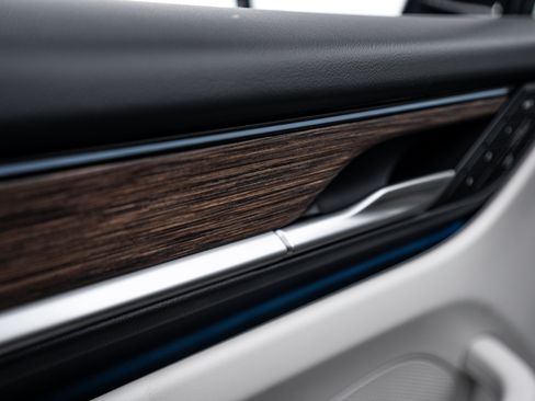 New 2026 Porsche Macan 4 Electric AWD/4WD image 21