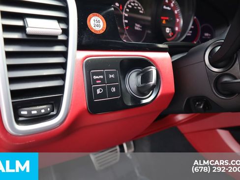 Used 2023 Porsche Cayenne Turbo AWD/4WD image 15