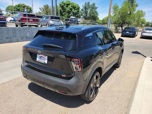 Used 2025 Nissan Kicks SR FWD image 7