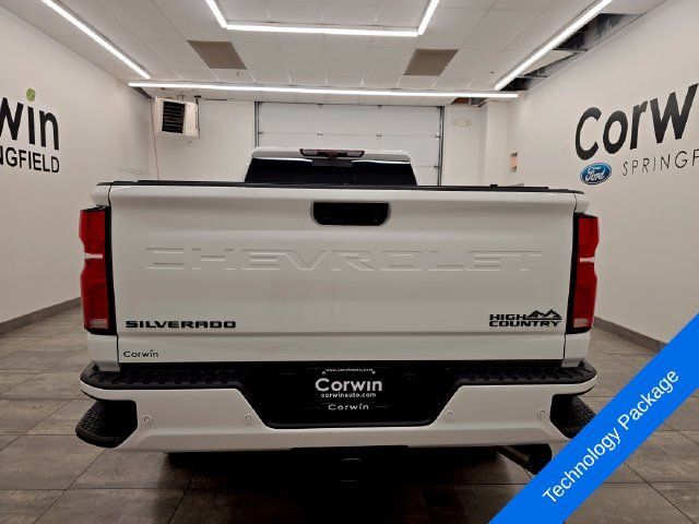 Used 2025 Chevrolet Silverado 3500 High Country w/ Technology Package AWD/4WD image 4