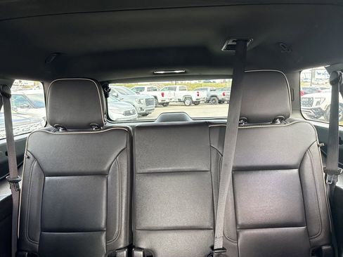 Used 2023 Chevrolet Suburban Premier image 28