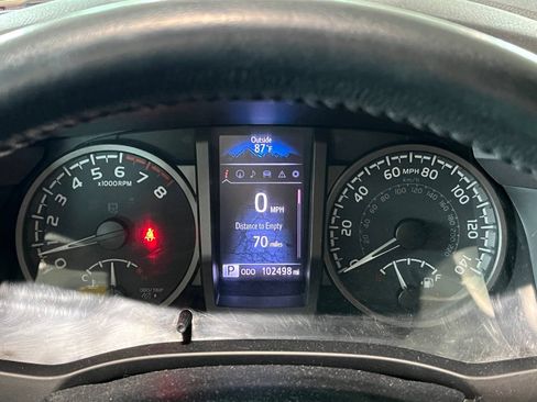 Used 2020 Toyota Tacoma TRD Off-Road w/ TRD Premium Off Road Package AWD/4WD image 28