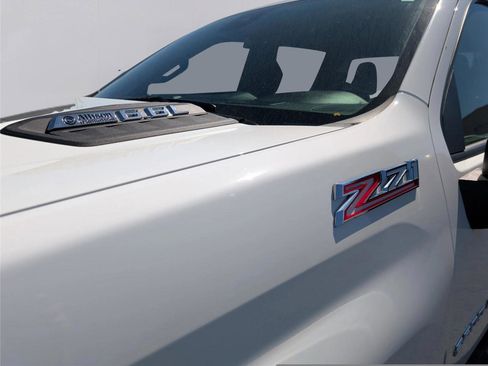 Used 2025 Chevrolet Silverado 2500 Custom w/ Custom Value Package image 11