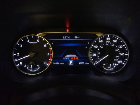 Used 2021 Nissan Sentra SV w/ SV Premium Package FWD image 23