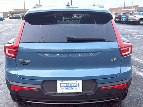 Used 2023 Volvo XC40 B5 Plus w/ Climate Package image 6