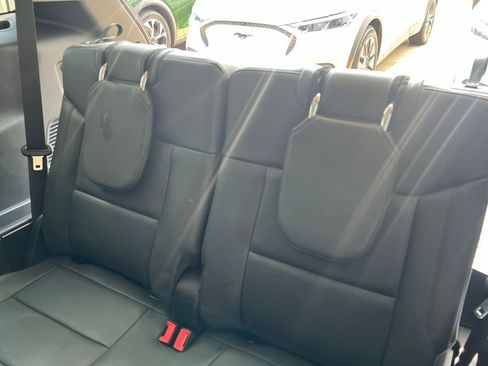 Used 2025 Ford Explorer Active w/ Active Comfort Package image 21