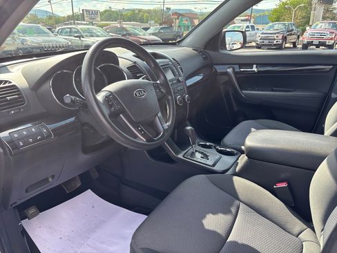 Used 2013 Kia Sorento LX w/ Convenience Pkg AWD/4WD image 10