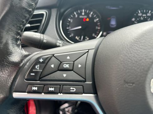 Used 2017 Nissan Rogue Sport SV w/ SV Premium Package image 12