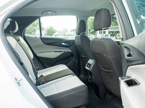Used 2020 Chevrolet Equinox LS FWD image 23