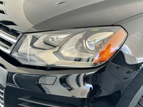 Used 2014 Volkswagen Touareg VR6 AWD/4WD image 30