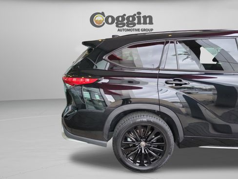Certified 2023 Toyota Highlander XSE image 31