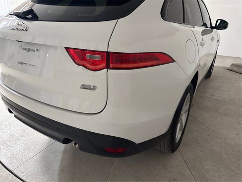 Used 2020 Jaguar F-PACE Premium image 34