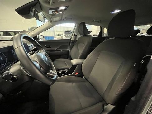 Used 2025 Hyundai Kona SEL FWD image 21