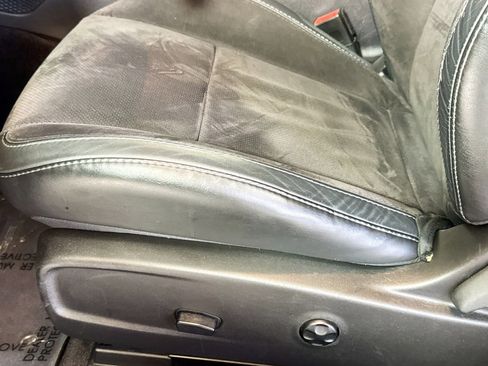 Used 2016 Dodge Challenger R/T Scat Pack w/ Leather Interior Group image 19