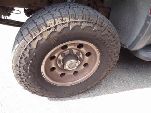 Used 2004 Ford Excursion XLT AWD/4WD image 14