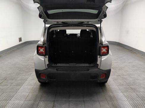 Used 2020 Jeep Renegade Altitude FWD image 29