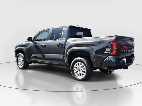Certified 2025 Toyota Tacoma SR5 AWD/4WD image 7
