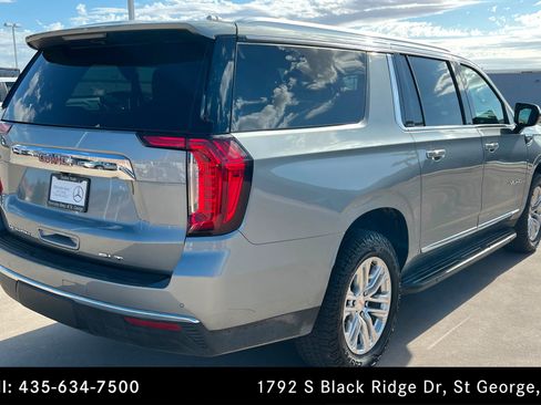 Used 2023 GMC Yukon XL SLT AWD/4WD image 5
