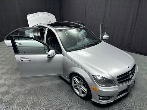 Used 2013 Mercedes-Benz C 300 Sport image 21