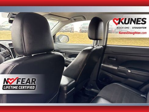 Used 2022 Mitsubishi Outlander Sport SE FWD image 37