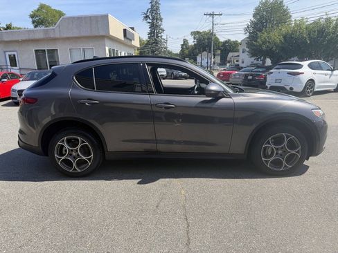 Used 2022 Alfa Romeo Stelvio Sprint AWD/4WD image 10